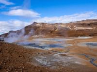 Ausblick auf das bunte Solfatarenfeld Námaskarð - Nordisland